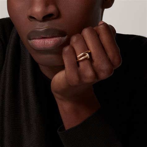 bague juste un clou